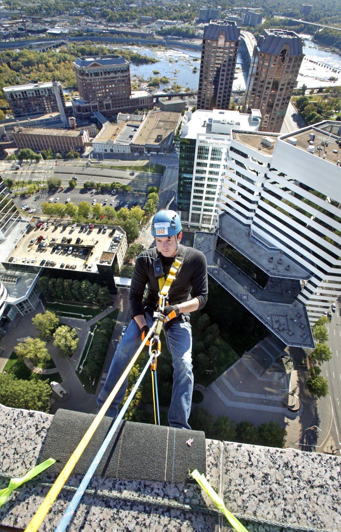 SunTrust Plaza -- 400 feet